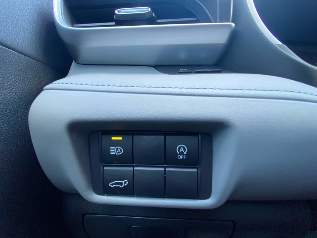 Used 2024 Toyota Highlander XLE AWD/4WD image 17