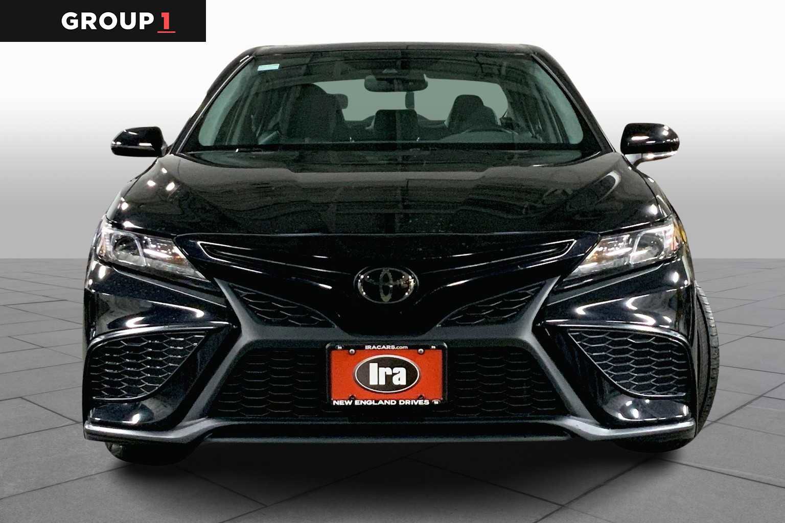 Used 2021 Toyota Camry SE w/ Cold Weather Package image 3