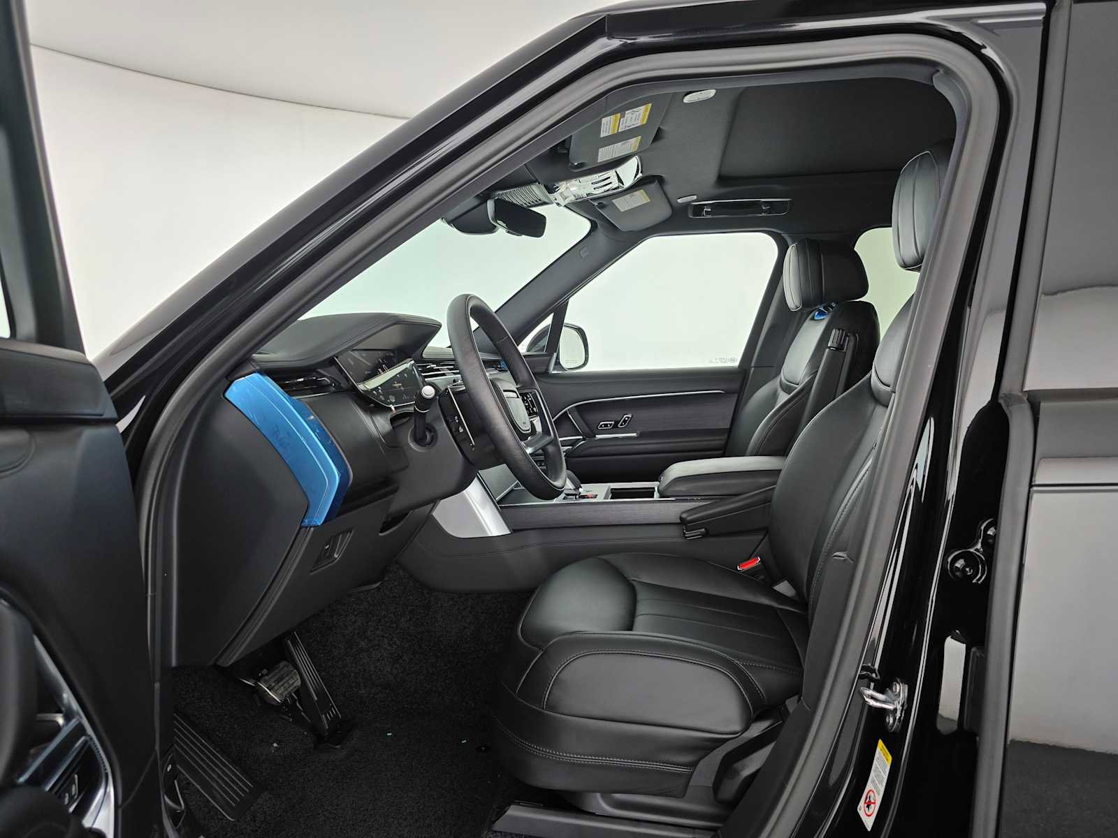 New 2025 Land Rover Range Rover SE AWD/4WD image 21