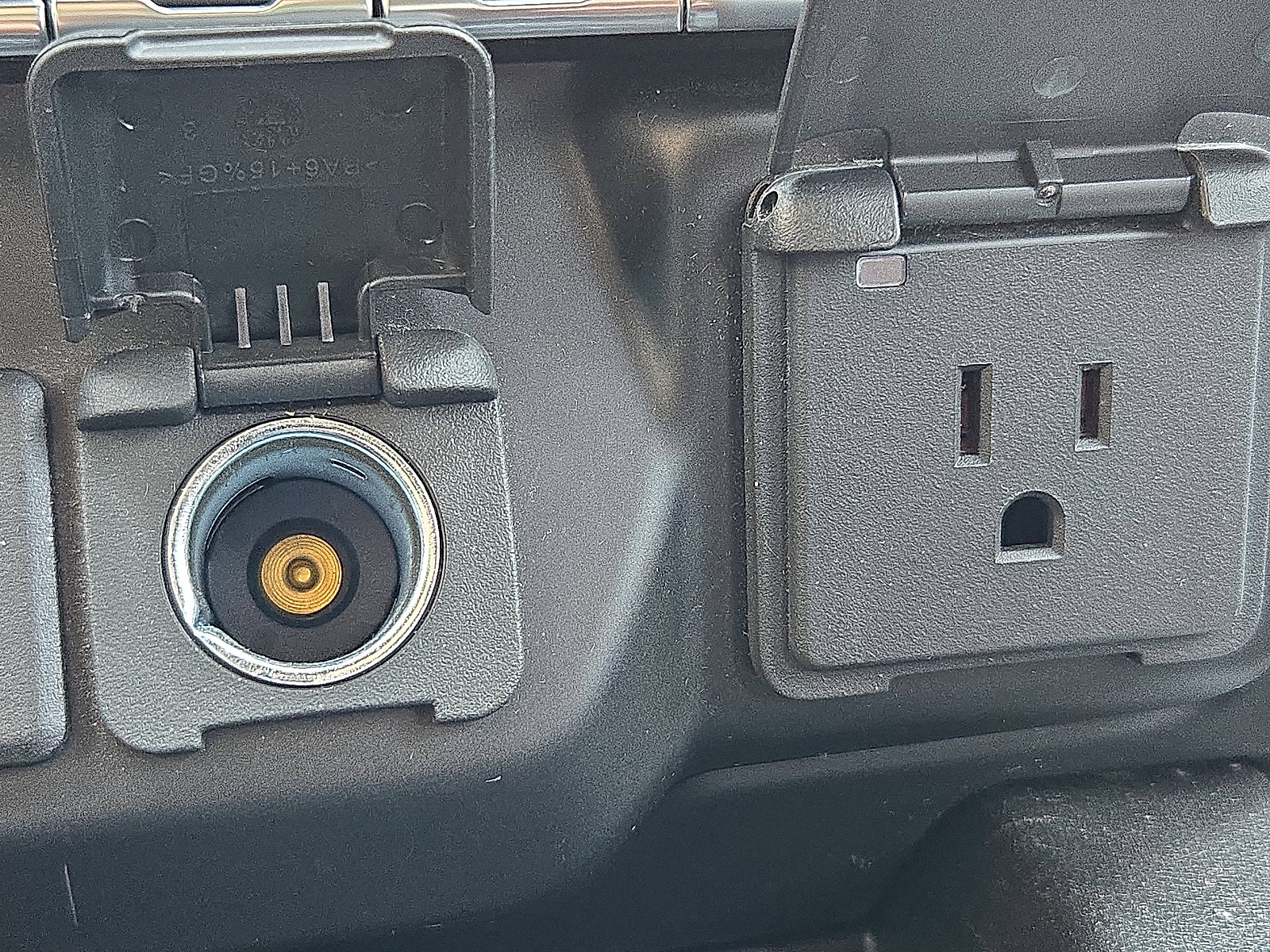 Used 2021 GMC Sierra 1500 Elevation w/ Preferred Package image 23