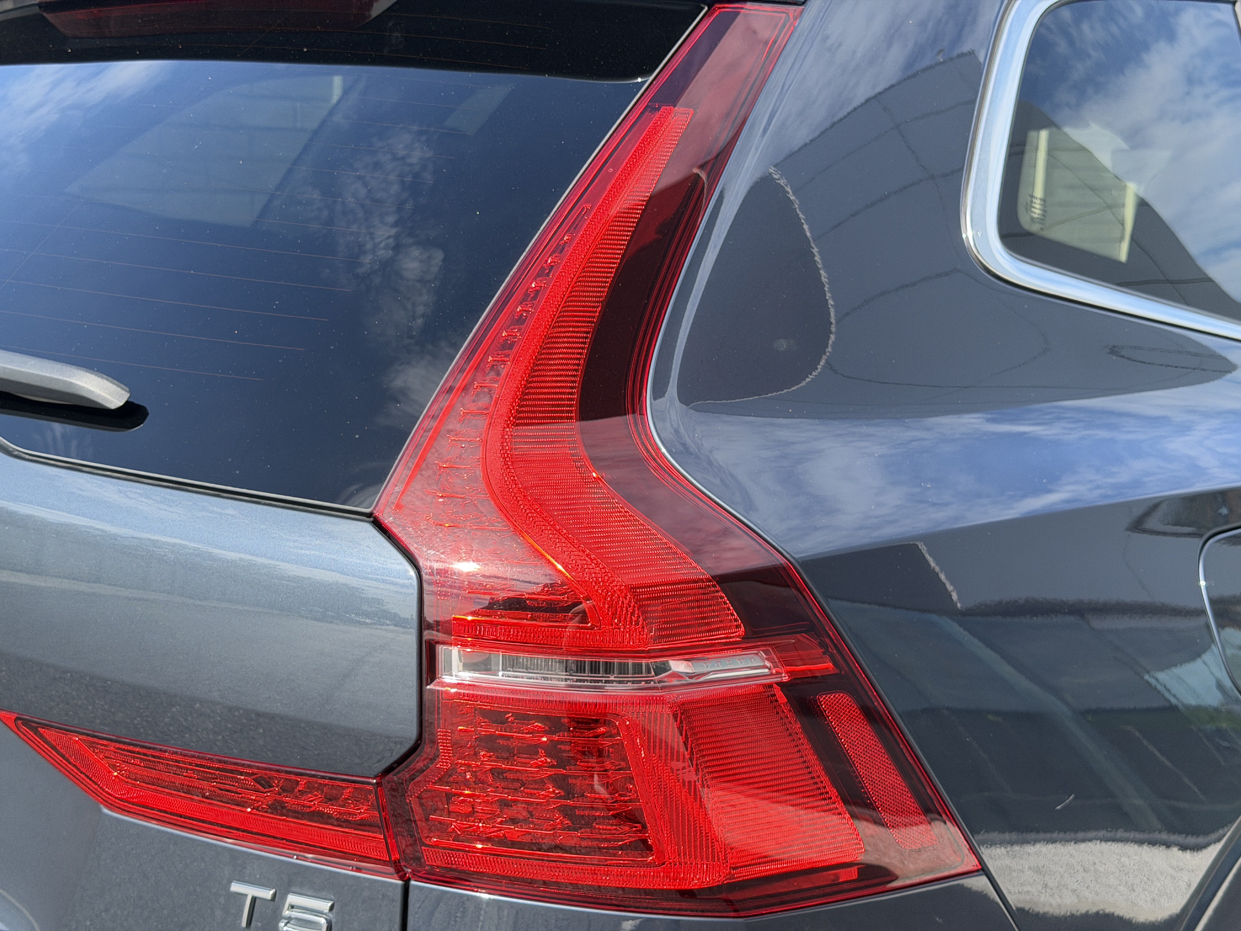 Used 2021 Volvo XC60 T5 Inscription w/ Advanced Package FWD image 14