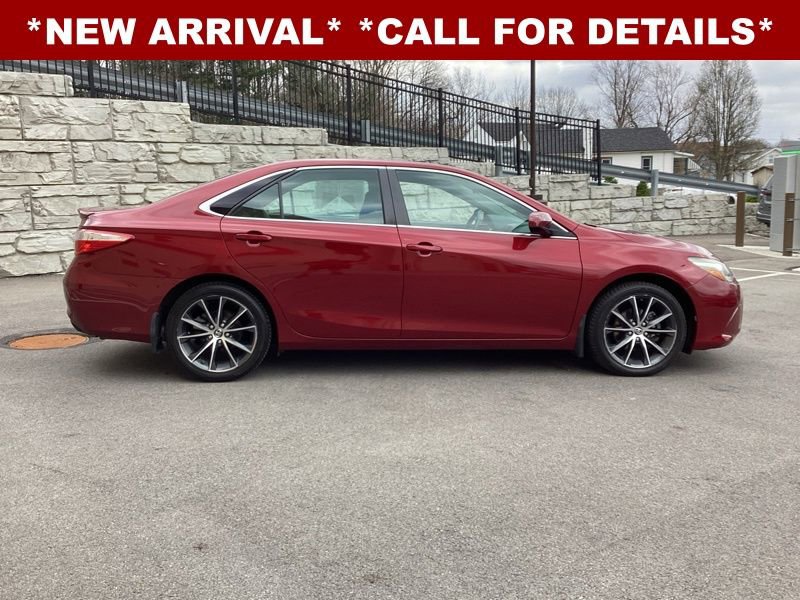 Used 2015 Toyota Camry XSE w/ Moonroof Package image 10