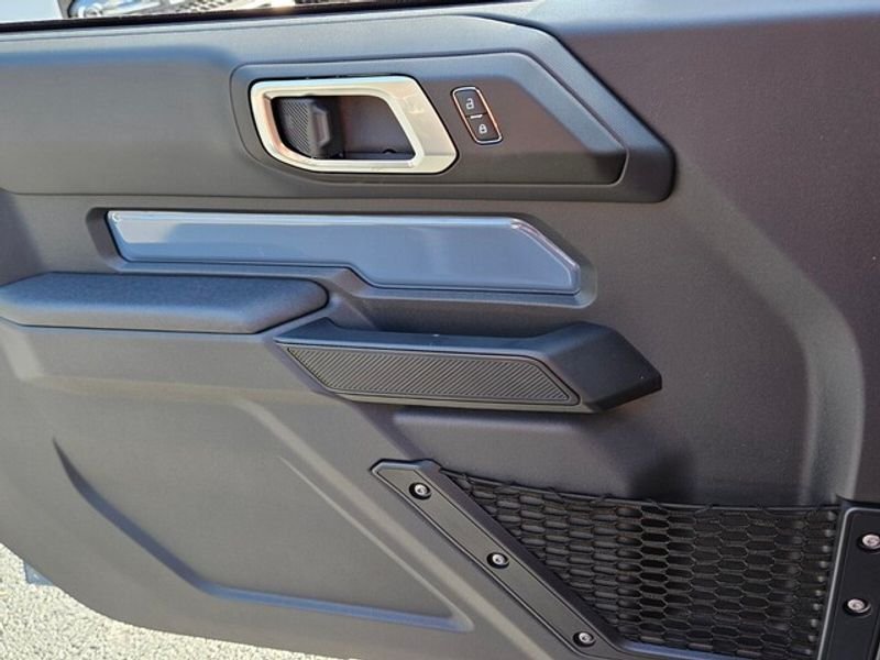 New 2025 Ford Bronco 2-Door AWD/4WD image 26