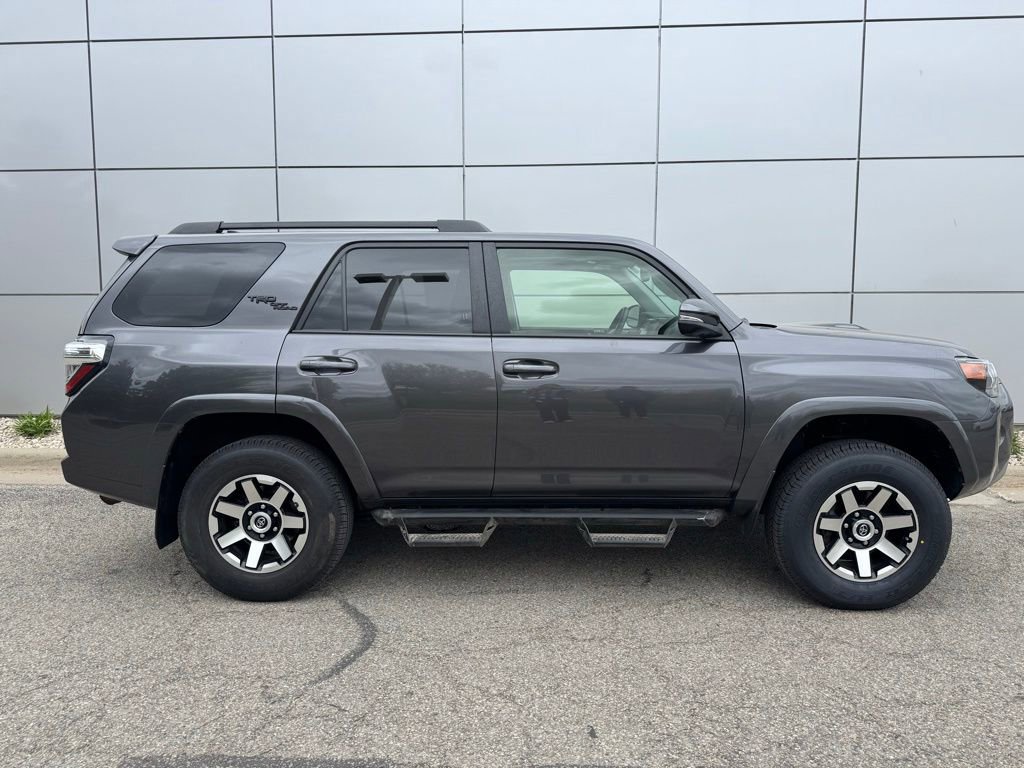 Certified 2020 Toyota 4Runner TRD Off-Road Premium w/ Moonroof Package AWD/4WD image 32