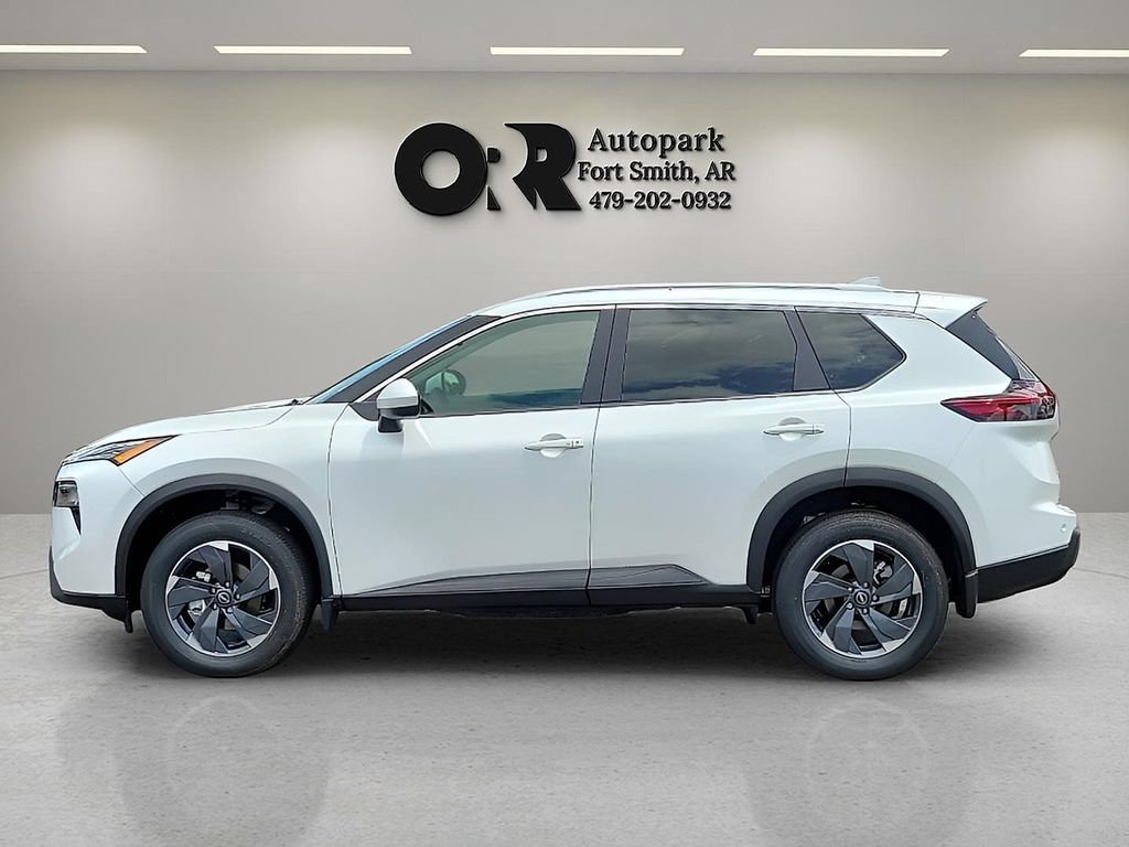 Used 2025 Nissan Rogue SV w/ SV Premium Package FWD image 3