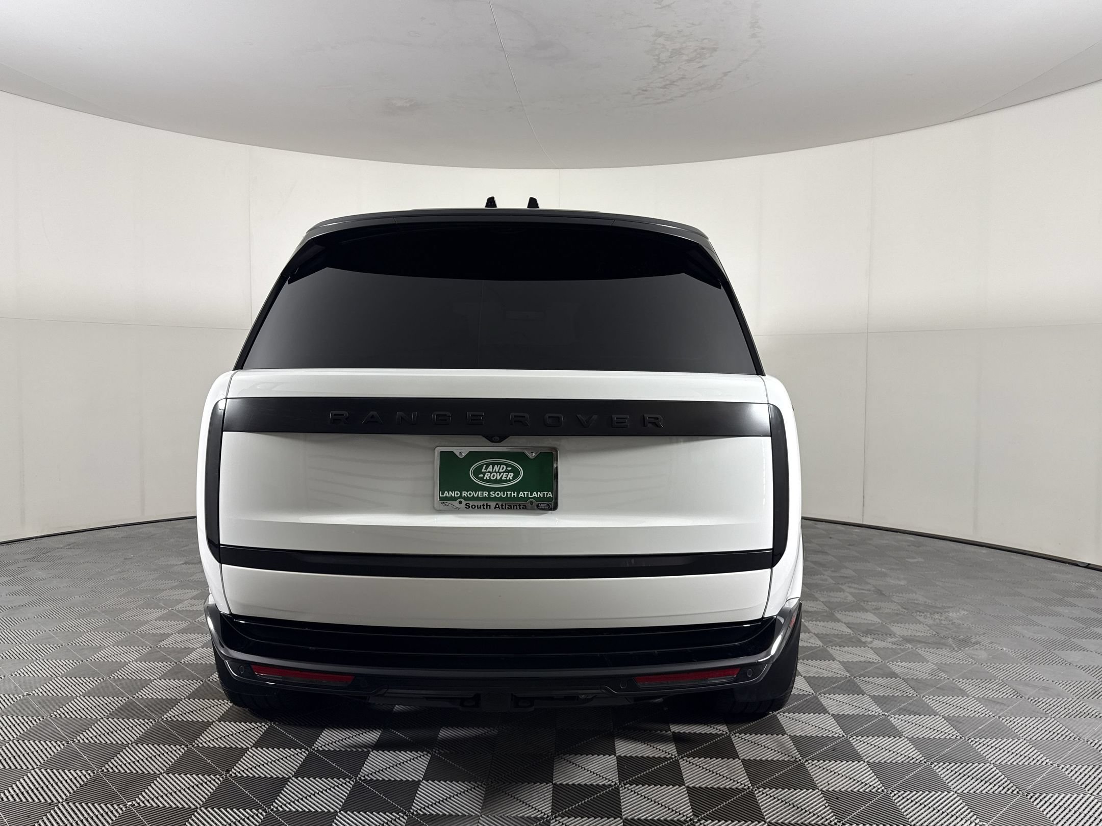 Used 2025 Land Rover Range Rover Long Wheelbase Autobiography AWD/4WD image 10
