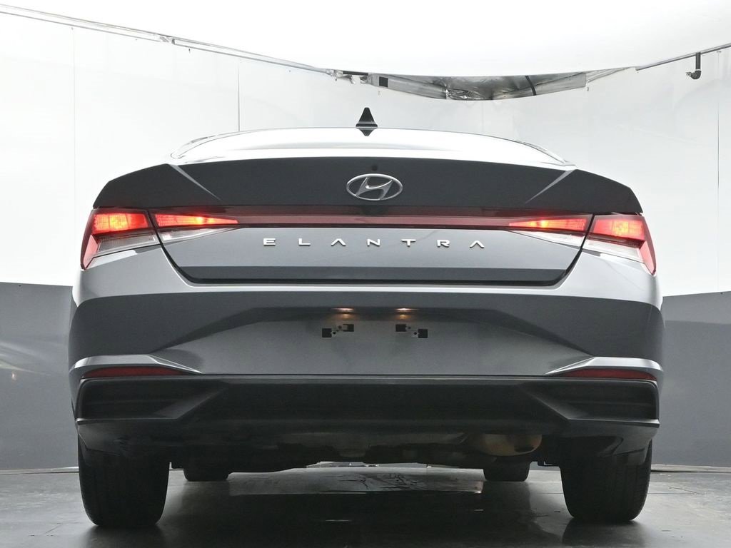 Used 2023 Hyundai Elantra SEL w/ Convenience Package image 34