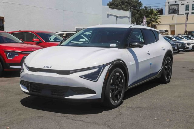New 2026 Kia EV6 Wind RWD image 4