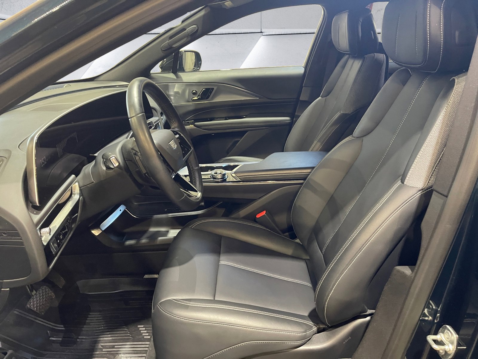 Used 2024 Cadillac Lyriq Tech w/ LPO, Floor Liner Package image 10