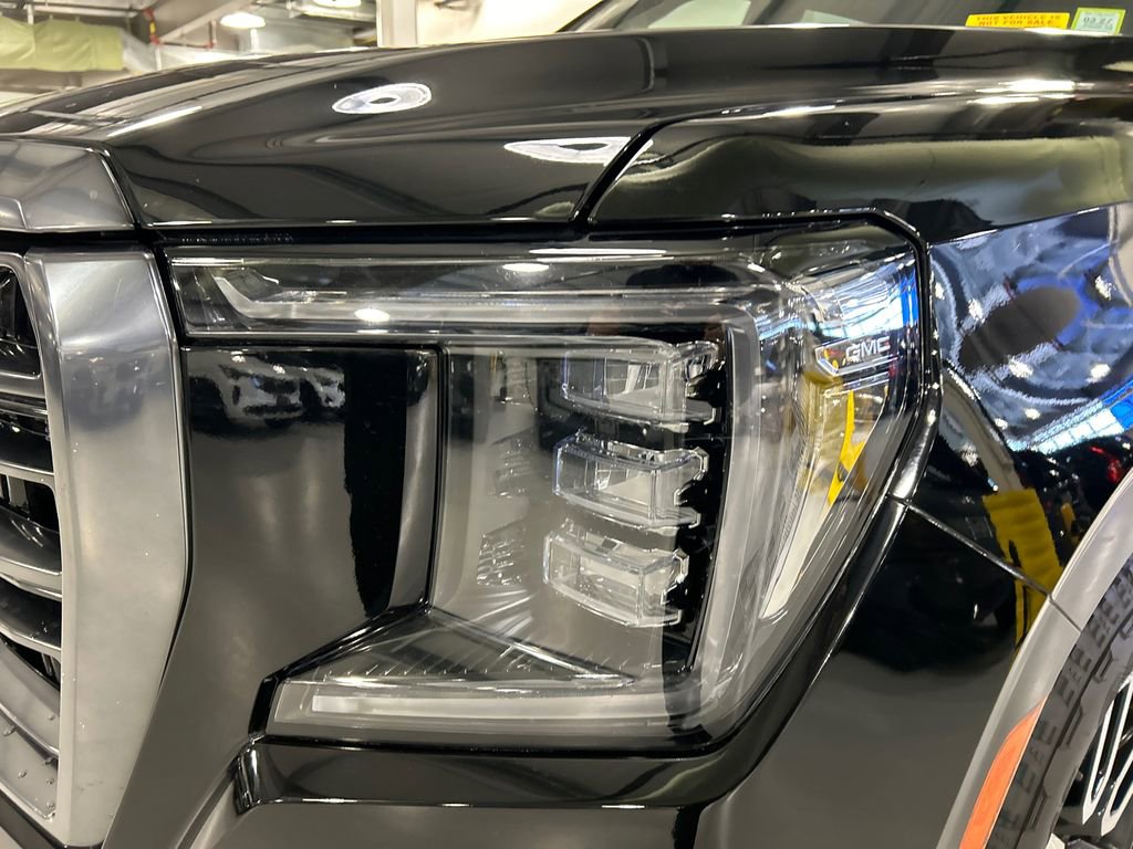 Used 2021 GMC Yukon AT4 w/ Technology Package image 7