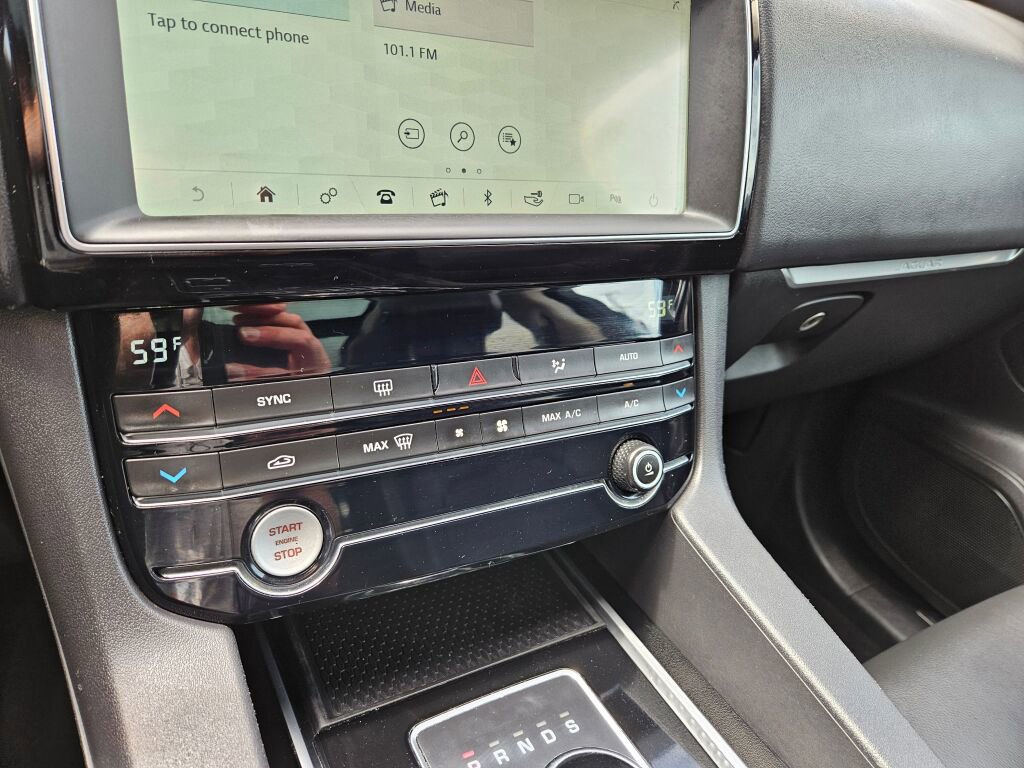 Used 2020 Jaguar F-PACE Premium AWD/4WD image 27