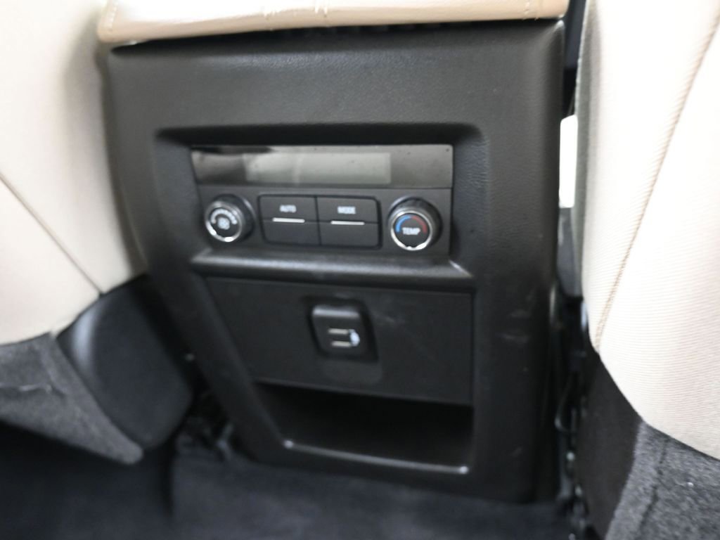 Used 2023 Chevrolet Traverse LS image 33