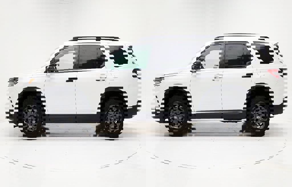 Used 2024 Honda Pilot TrailSport image 7