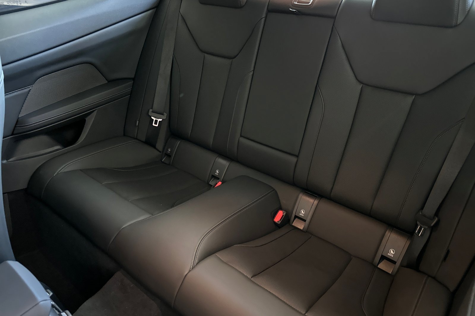 Used 2025 BMW 430i Coupe w/ M Sport Package RWD image 11