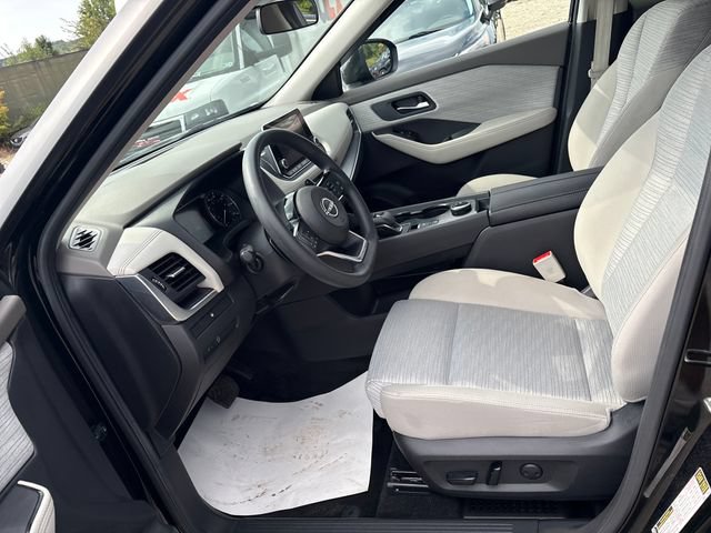 Used 2023 Nissan Rogue SV AWD/4WD image 8