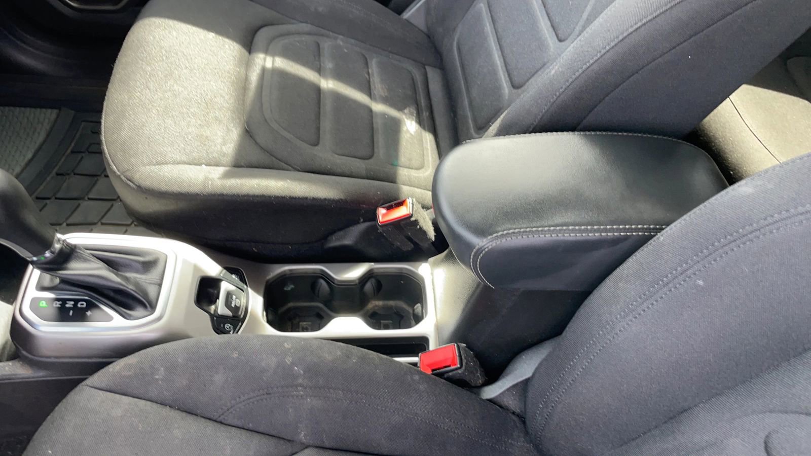 Used 2022 Jeep Renegade Latitude AWD/4WD image 21
