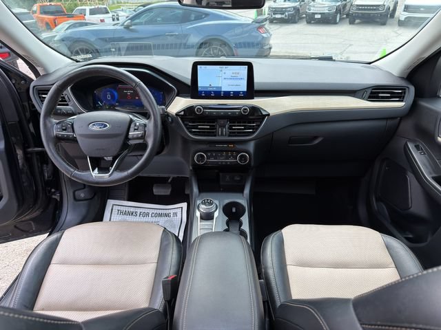 Used 2022 Ford Escape Titanium w/ Titanium Elite Package AWD/4WD image 16