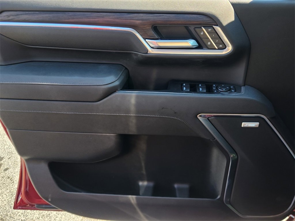 New 2026 GMC Sierra 3500 SLT w/ SLT Convenience Package image 26