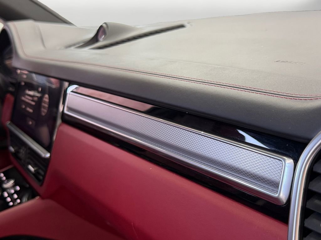 Used 2022 Porsche Cayenne Platinum Edition AWD/4WD image 18