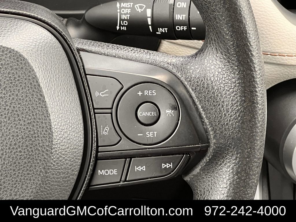 Used 2020 Toyota RAV4 XLE image 15