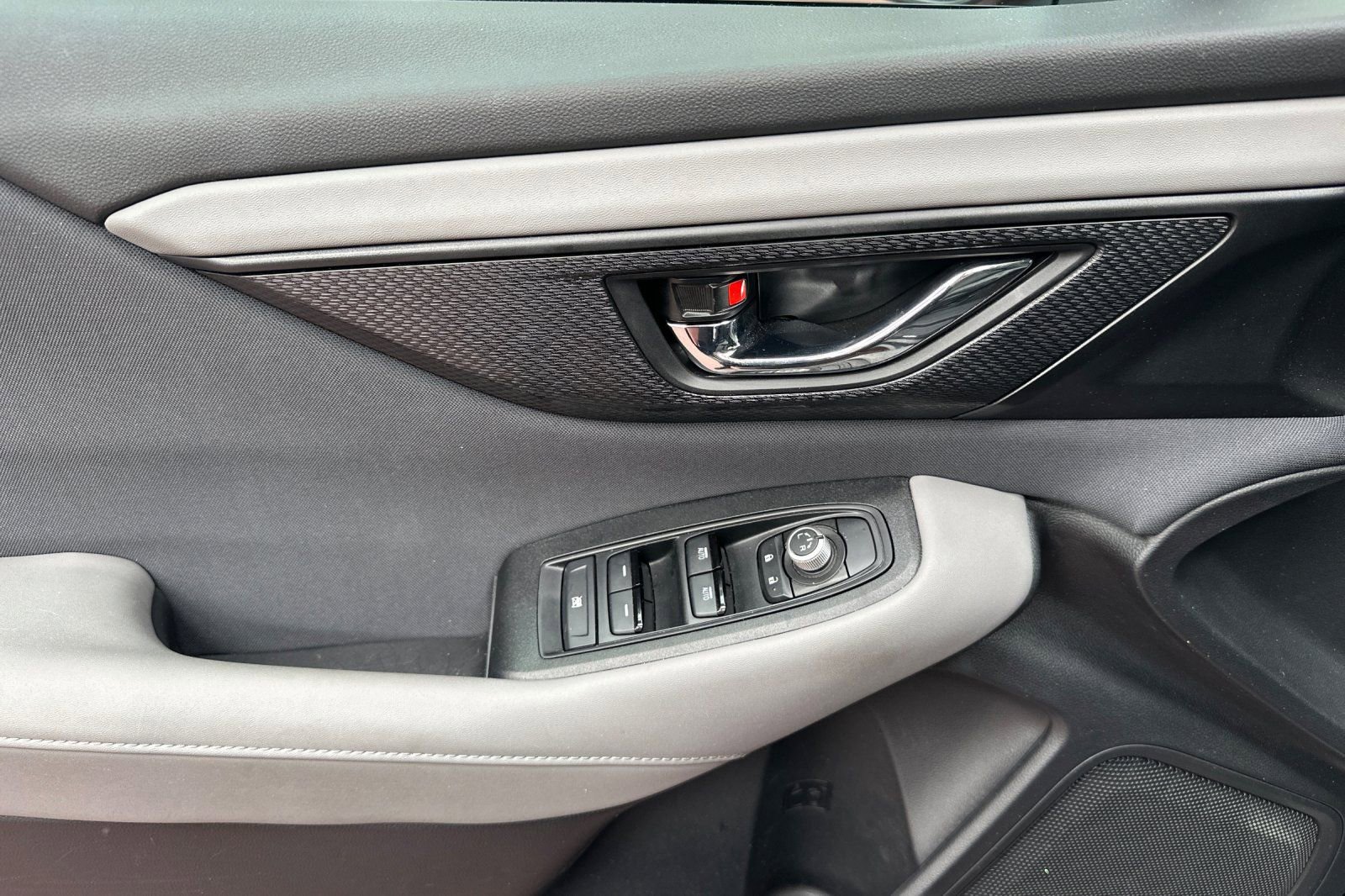 Used 2025 Subaru Outback Premium image 14