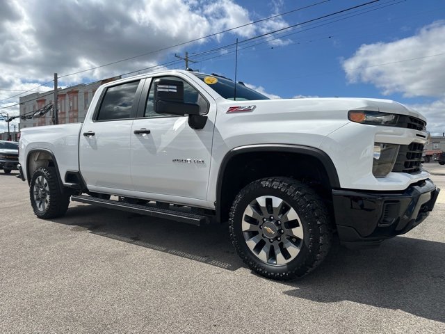 Used 2024 Chevrolet Silverado 2500 Custom w/ Z71 Off-Road Package image 3