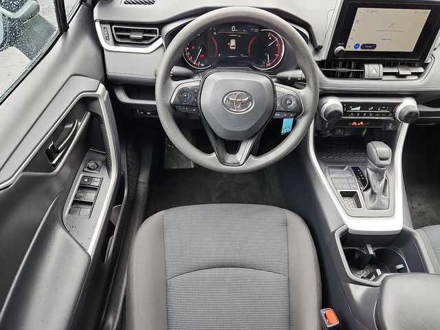 Used 2025 Toyota RAV4 LE AWD/4WD image 12
