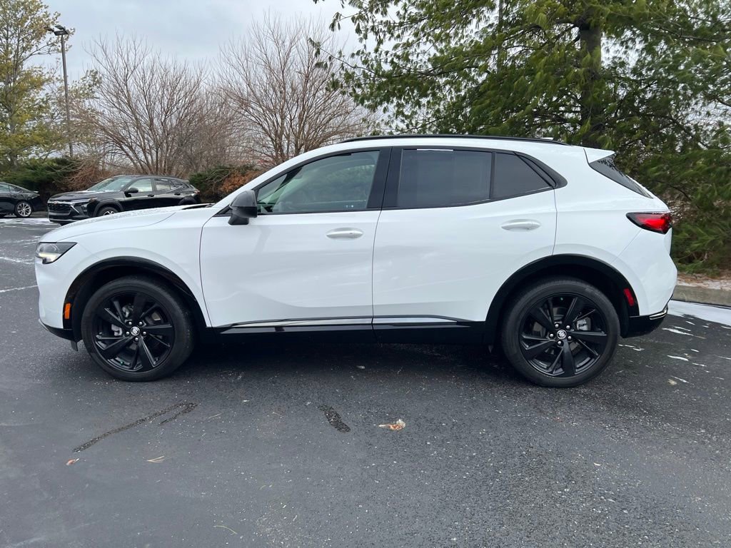 Used 2022 Buick Envision Essence w/ Sport Touring Package image 3