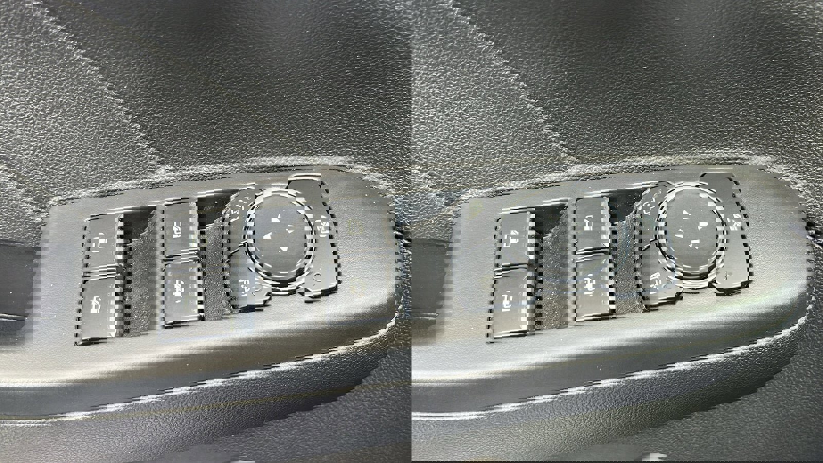 Used 2022 Ford Escape Titanium w/ Class II Trailer Tow Package image 14