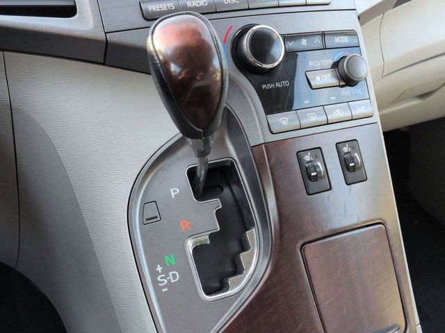 Used 2011 Toyota Venza w/ Comfort Pkg FWD image 14