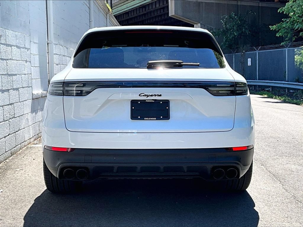 Certified 2023 Porsche Cayenne Platinum Edition AWD/4WD image 9