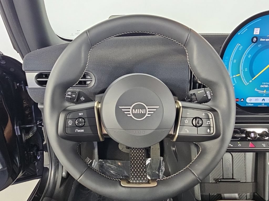 Used 2026 MINI Cooper 2-Door Hardtop FWD image 27