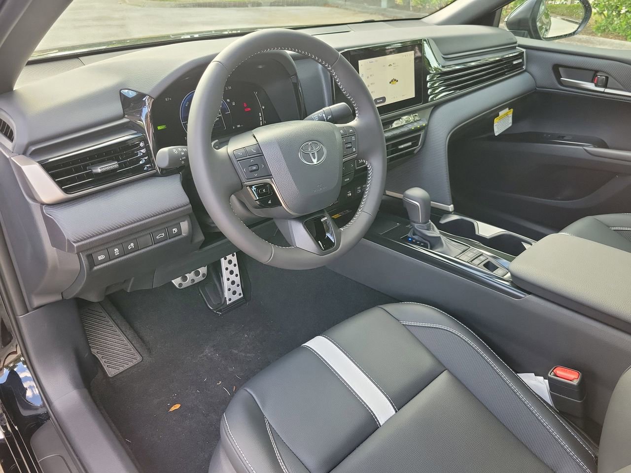 Used 2026 Toyota Camry SE image 16