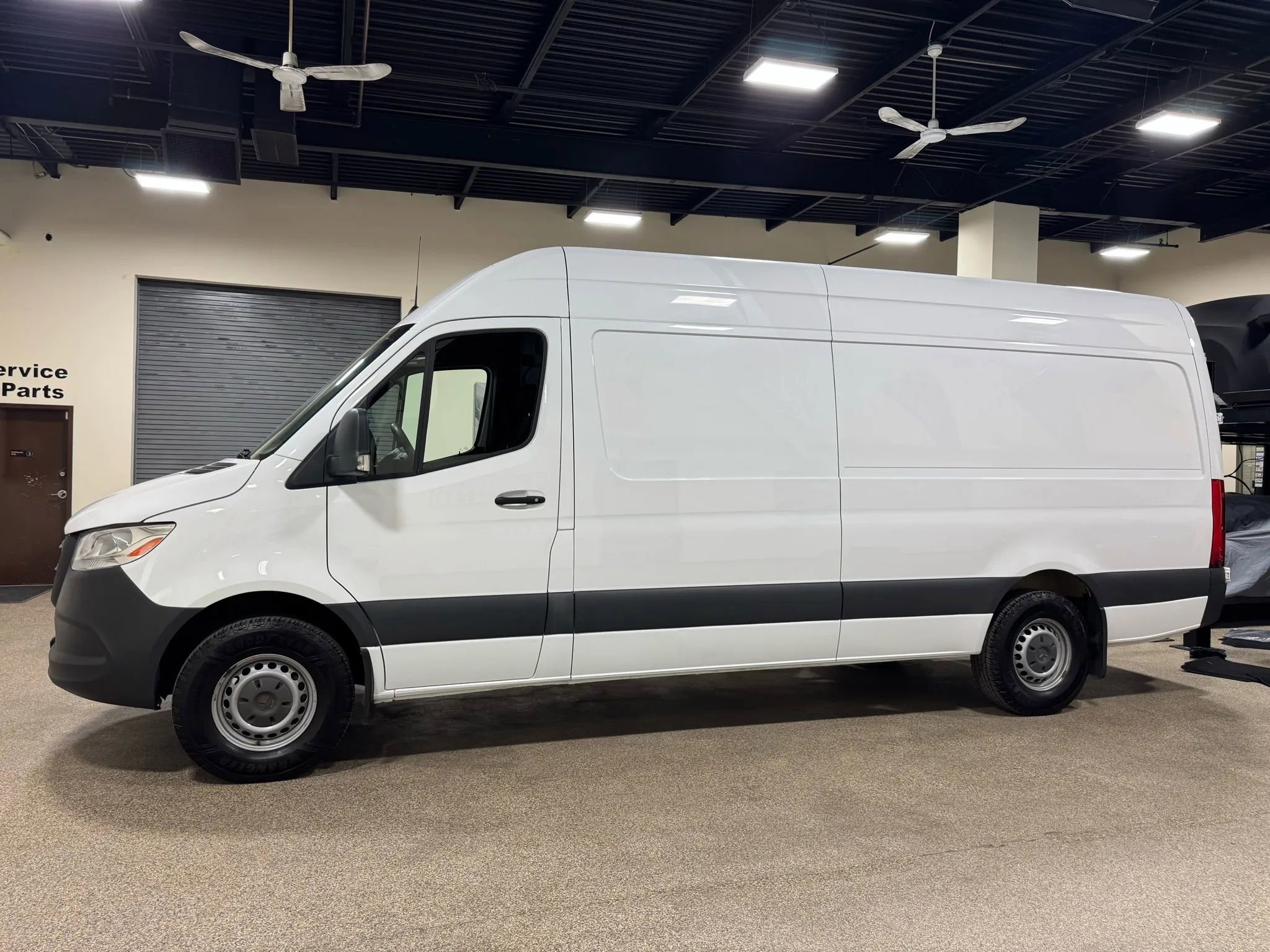 Used 2020 Mercedes-Benz Sprinter 2500 image 11