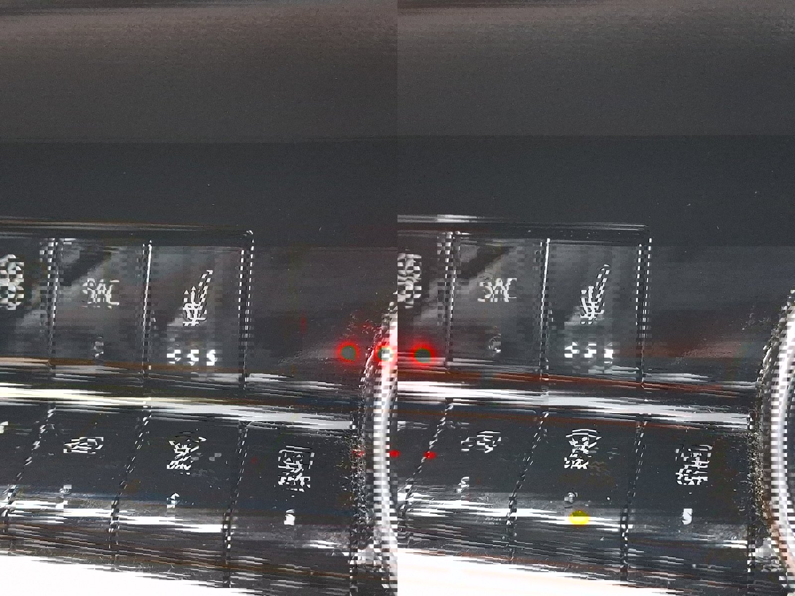 Used 2025 Chevrolet Equinox LT w/ Convenience Package II AWD/4WD image 24