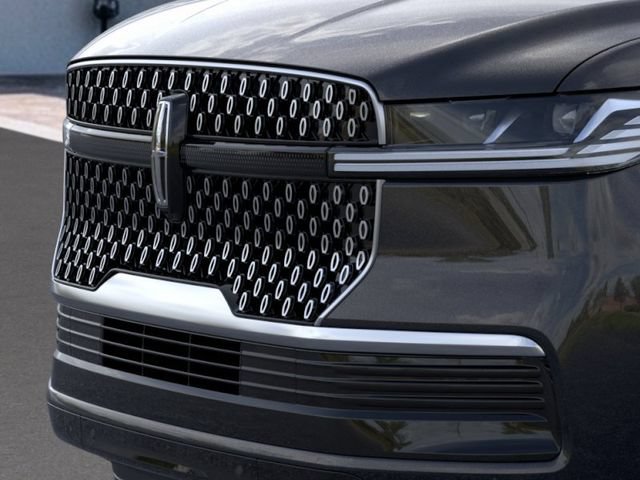 New 2026 Lincoln Navigator Reserve AWD/4WD image 17