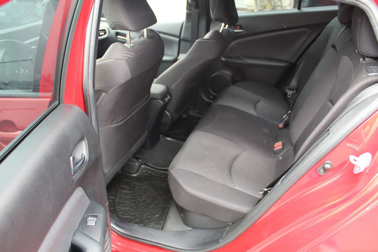 Used 2020 Toyota Prius Prime LE FWD image 12