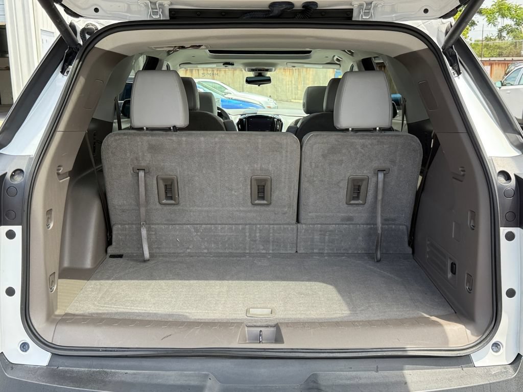 Used 2019 Chevrolet Traverse LT w/ LT Premium Package AWD/4WD image 28