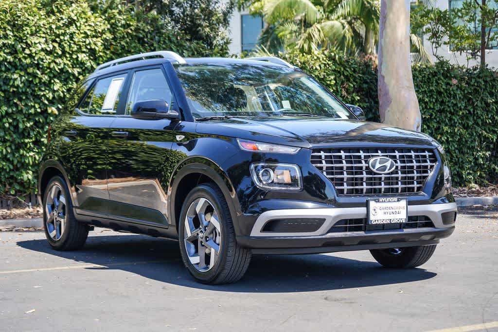 Certified 2024 Hyundai Venue SEL FWD image 3