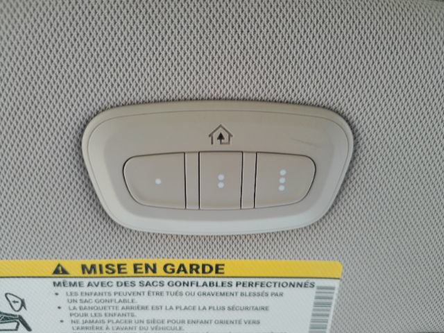 Used 2023 Chrysler Pacifica Limited FWD image 59