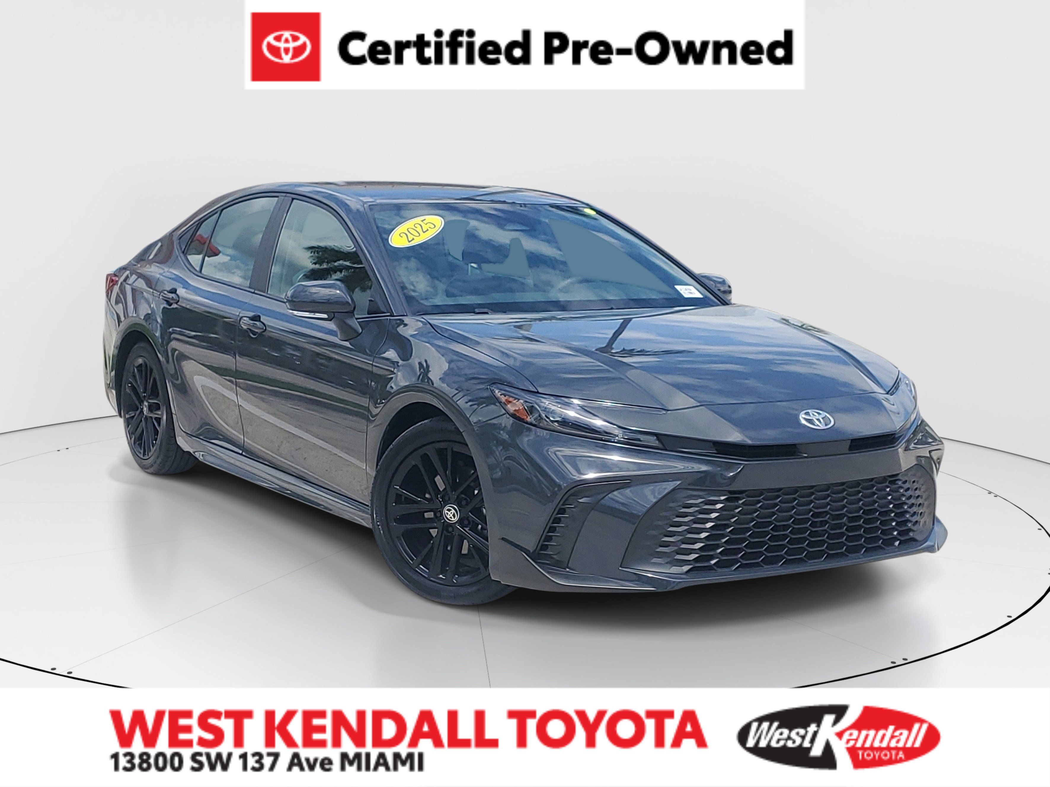 Certified 2025 Toyota Camry SE FWD image 1