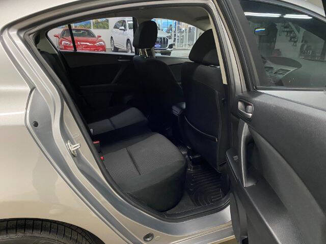 Used 2013 MAZDA MAZDA3 i SV image 14