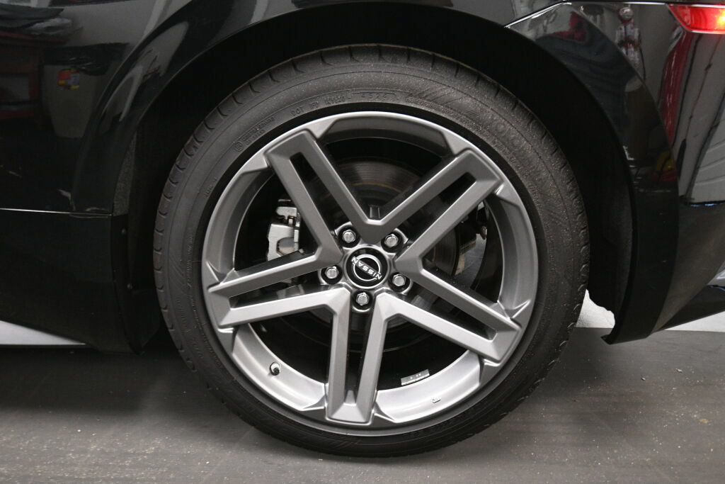 Used 2025 Nissan Z Sport w/ Floor Mat Package RWD image 27
