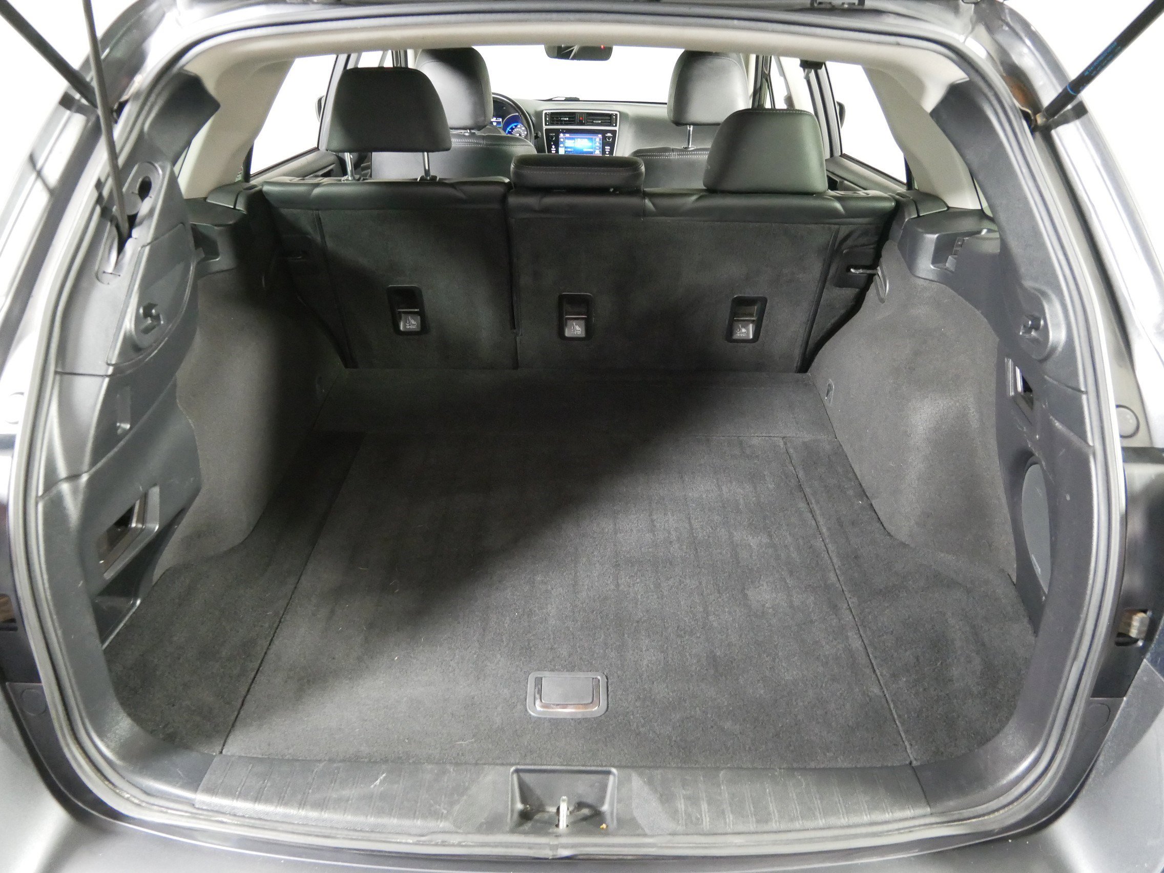 Used 2019 Subaru Outback 2.5i Limited w/ Protection Package #1 AWD/4WD image 18