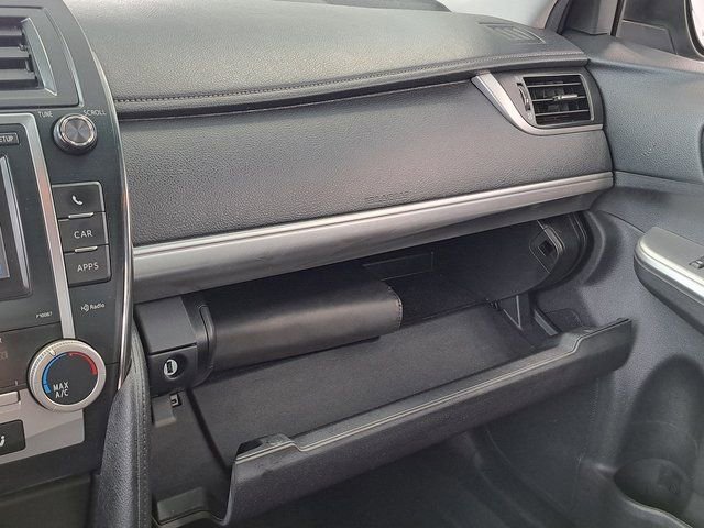 Used 2012 Toyota Camry SE w/ Leather Pkg image 18