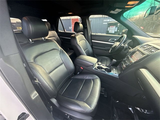 Used 2017 Ford Explorer XLT w/ Equipment Group 202A image 25