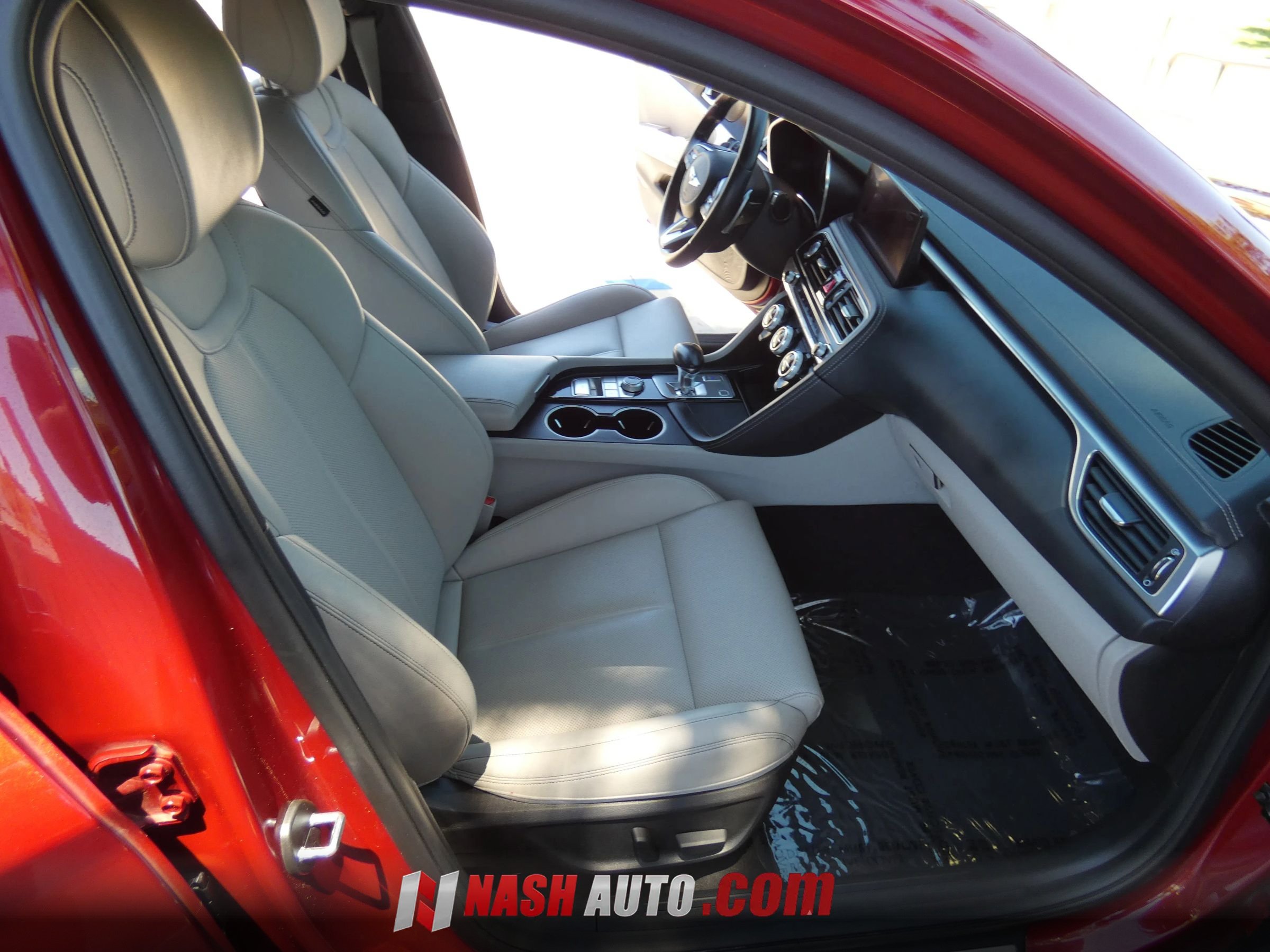 Used 2022 Genesis G70 2.0T RWD image 25