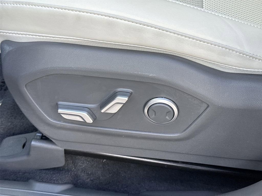 Used 2025 Hyundai Santa Fe SEL AWD/4WD image 31