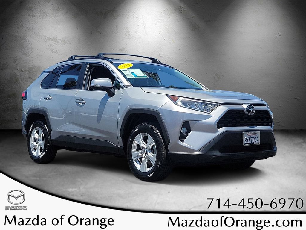 Used 2019 Toyota RAV4 XLE FWD image 1