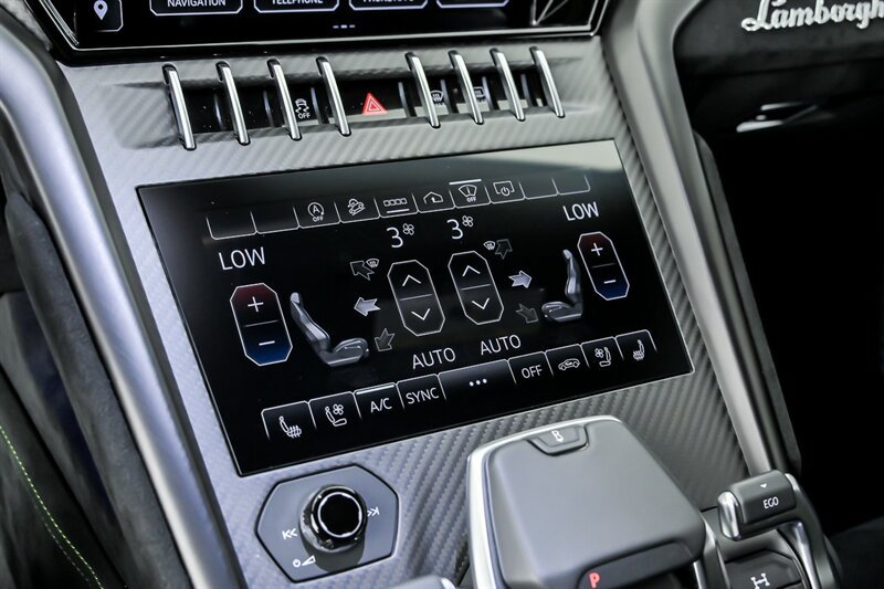 Used 2024 Lamborghini Urus Performante AWD/4WD image 37